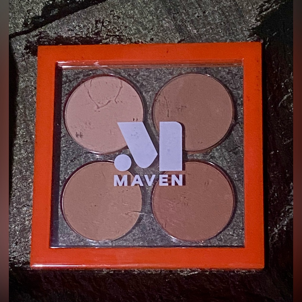 Maven Basic Beat Eyeshadow Palette
NWOT